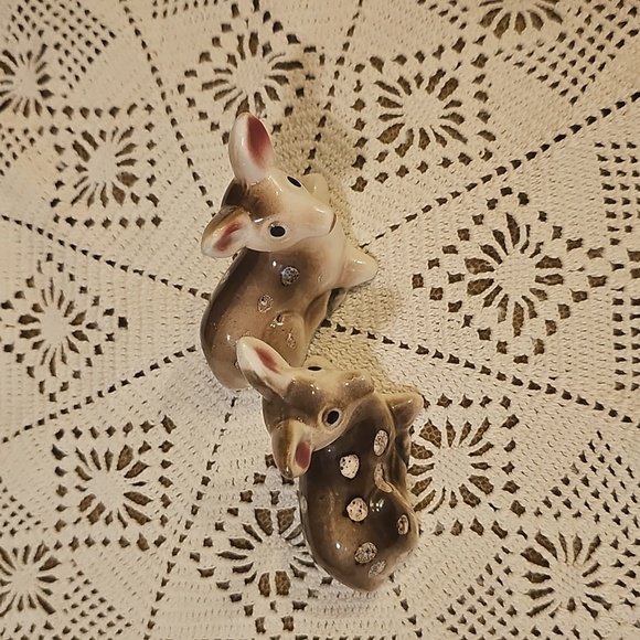 Mid-century Ceramic Japanese  Kitschy Salt and Pepper Shakers - Picture 2 of 8